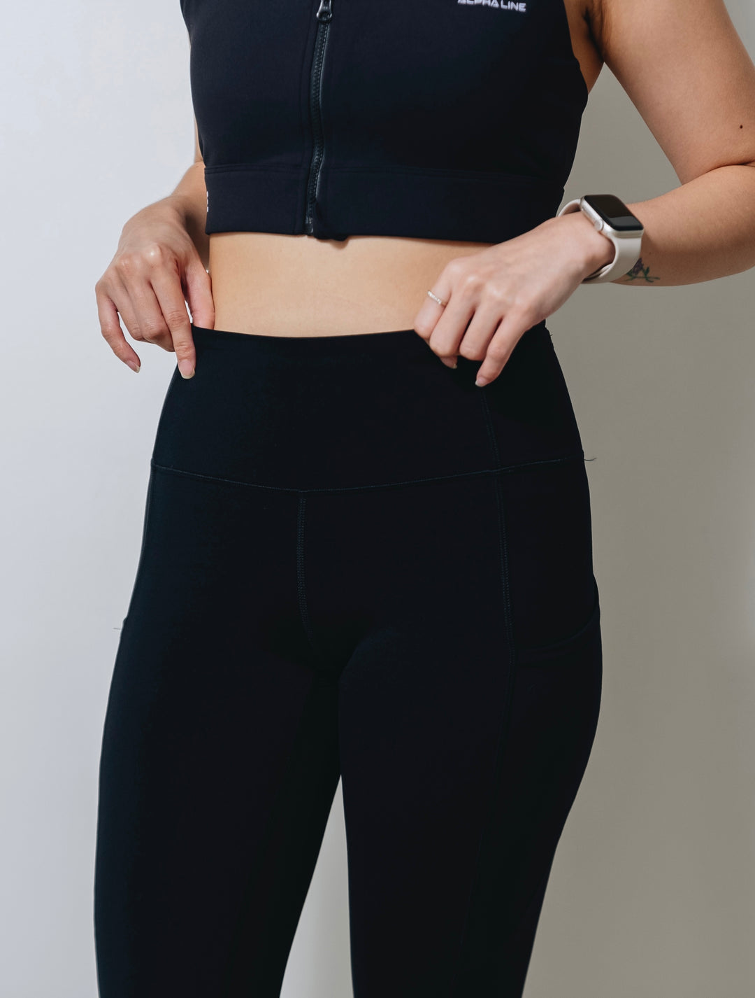 Fast Running Pocket-to-Go Leggings in Jet Black