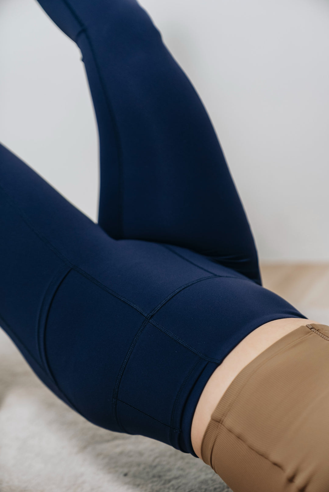 Fast Running Pocket-to-Go Leggings in Midnight Blue